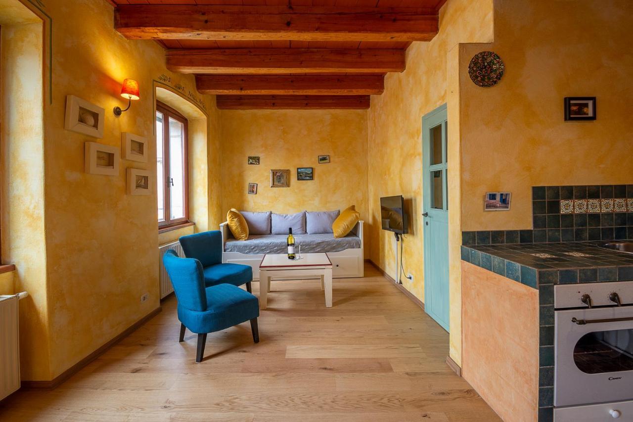 Alighieri Unique Apartment Pula Bagian luar foto
