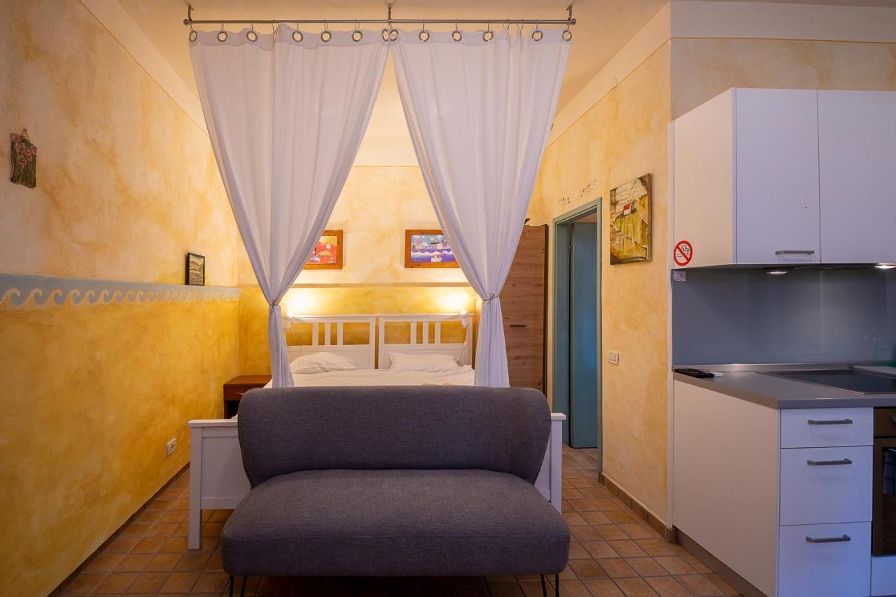 Alighieri Unique Apartment Pula Bagian luar foto
